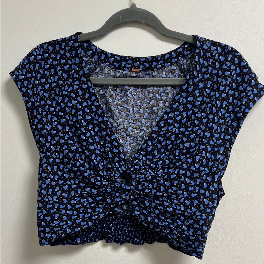 Free People Navy and Blue Heart Print V-Neck Key Hole Crop Top Small Festival